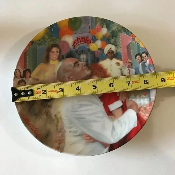 Annie and Daddy Warbucks the finale Collectors Plate vintage Edwin m Knowles - Picture 7 of 8